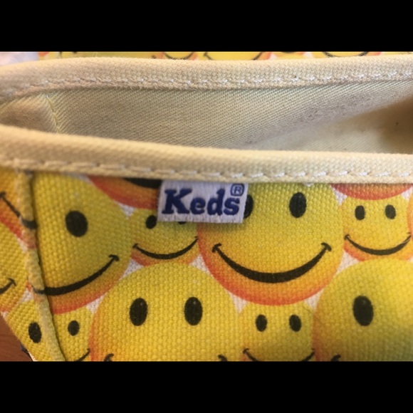 8.5M Keds Smiley Face canvas slip-ons (women’s) - Picture 4 of 7